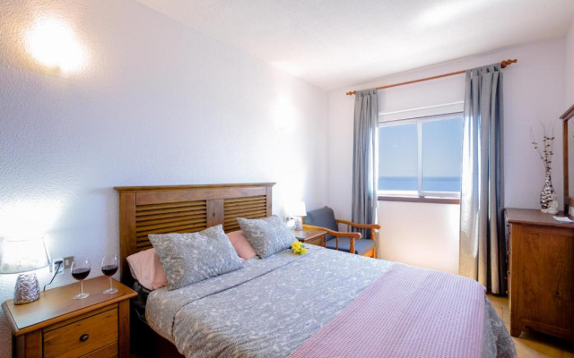 FRONT LiNE OCEAN ViEW 2BeD Wi-Fi YOUR HOLiDAY HOME
