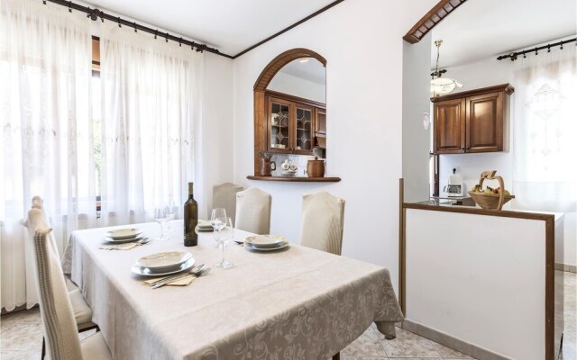 Stunning Home in Liznjan With Wifi and 3 Bedrooms