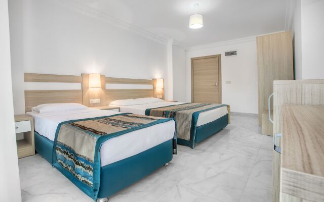 Green Life Hotel