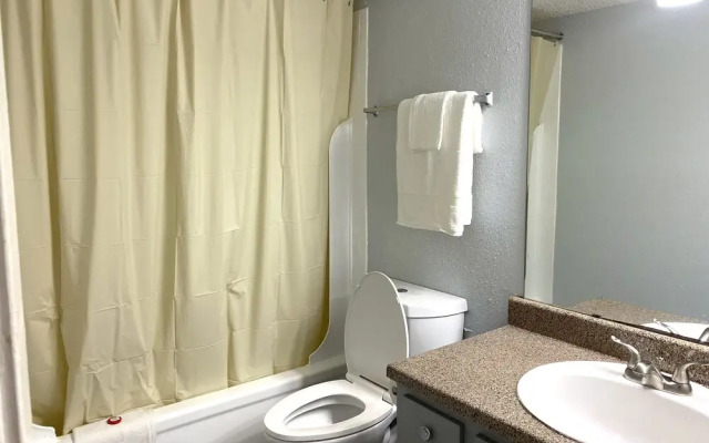 OYO Apartments at Eden Pointe