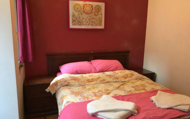 Innjoy Hostel - Adults Only