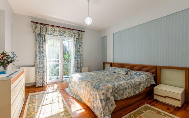 Villa Surrounded by Nature in Kartepe Near Sapanca