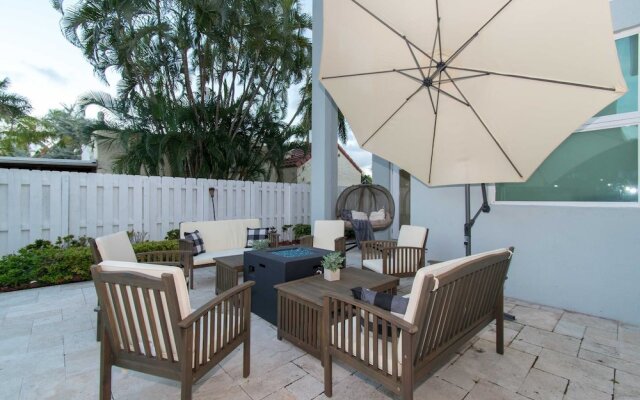 Hollywood Dream House - 5 Bedroom with Heated Pool