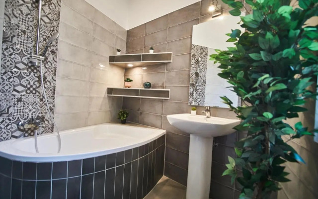 F4 Design Apartment- Budapest