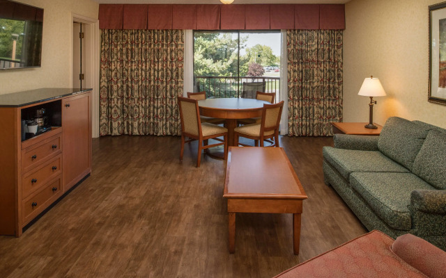 Red Lion Hotel Pasco Airport & Conference Center