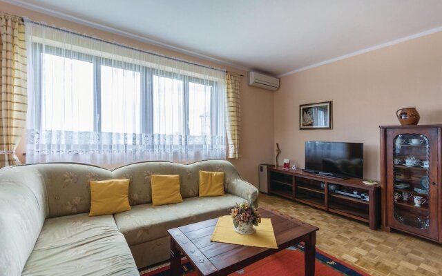 Nice Home in Brtonigla With Wifi and 3 Bedrooms