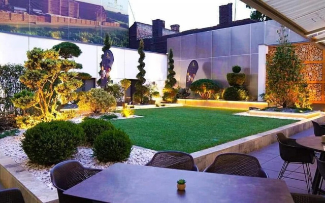 Aniroc Signature Hotel