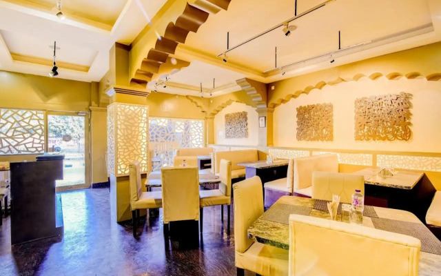 OYO 14174 Good Luck Residency Hotel