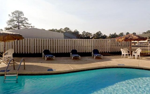 Daybreak Suites Extended Stay - Dothan