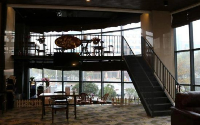 Huaxi Garden Hotel (Qingdao Liuting Airport)