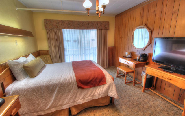The Historic Gatlinburg Inn