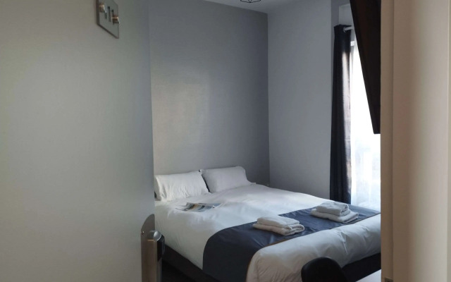 Brit Hotel L'Arrivée Guingamp