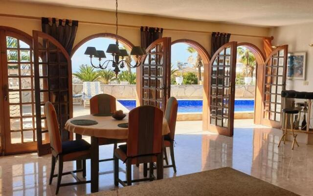 Sunny house with private pool and sea view