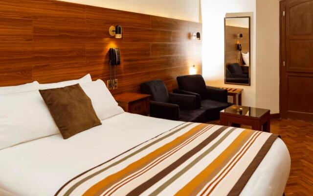 San Juan Suites