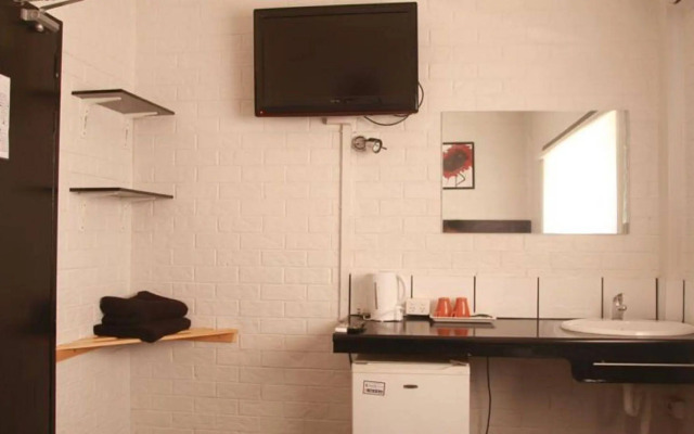 Ascot Budget Inn & Residences