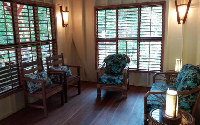 Bluff Beach Retreat