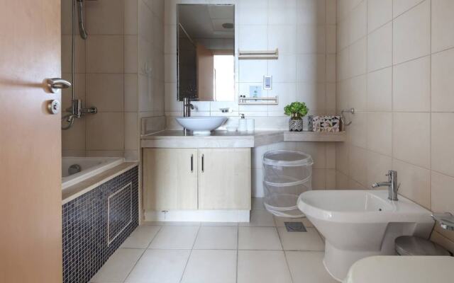 Sleek And Elegant 1BR on The Palm!