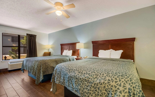 Econo Lodge Inn & Suites Fulton - Rockport