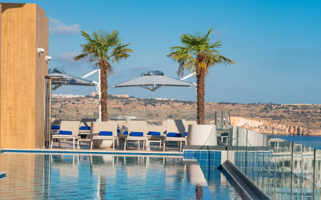 Qawra Inn