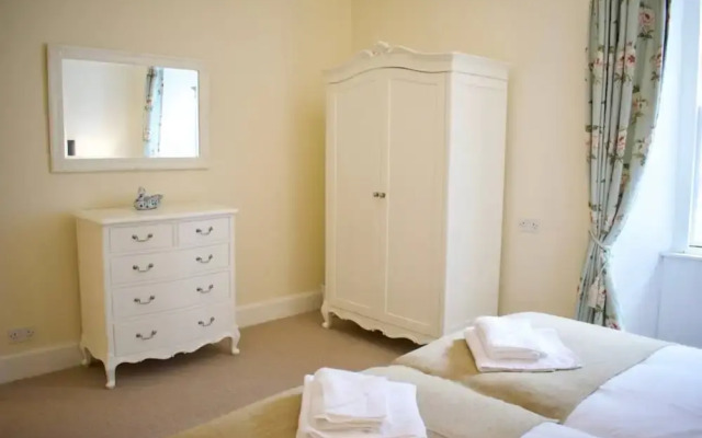 Beautiful 2 Bedroom City Centre Apartment