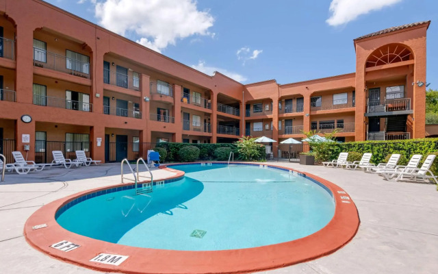 Quality Inn & Suites Jacksonville-Baymeadows