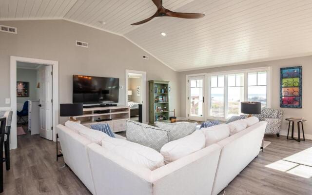 Seascape by Oak Island Accommodations