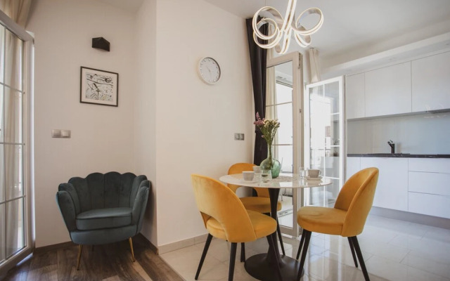 Luxury Modern House, Just 1 min Walk to the Beach