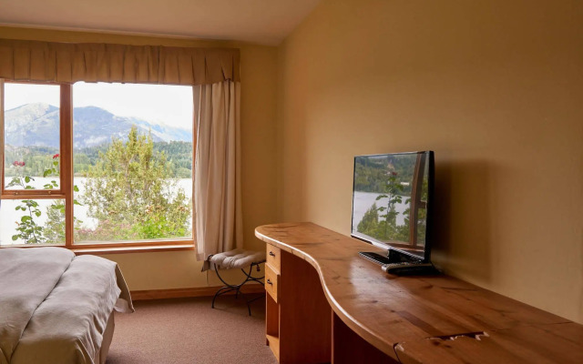Peninsula Petit Hotel