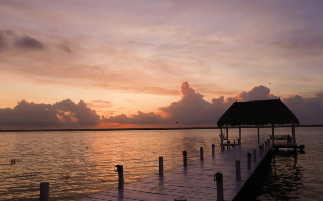 Royal Palm Bacalar Cabañas & Lagoon Club