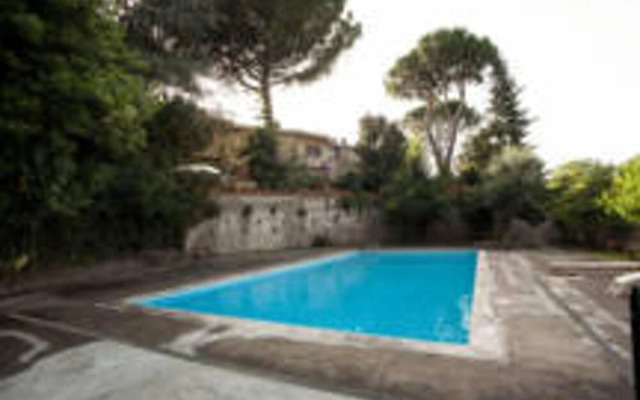 House With 5 Bedrooms in Caserta, With Pool Access, Enclosed Garden and Wifi Near the Beach