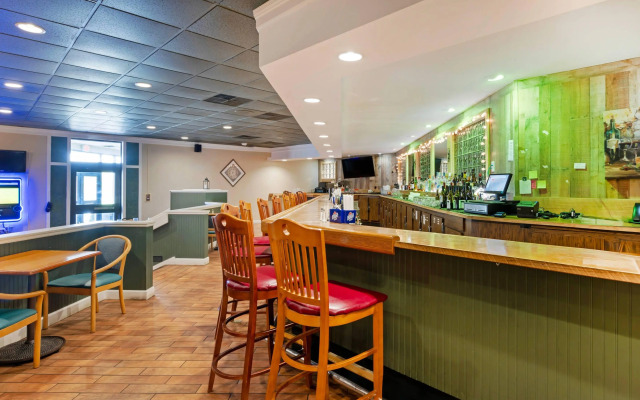 The Lux Hotel & Conference Center, an Ascend Collection Hotel