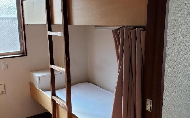 Yamate Rest House - Hostel, Caters to Men