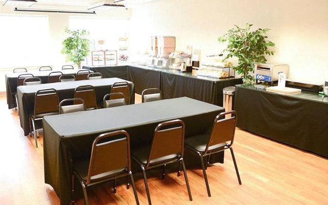 Residence & Conference Centre - Welland