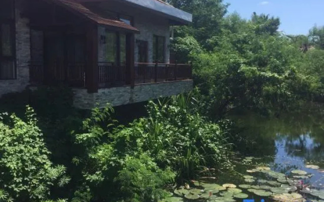 Sanya Forest Coast Pool Resort