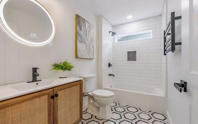Minutes to Downtown -Fire Pit Pool