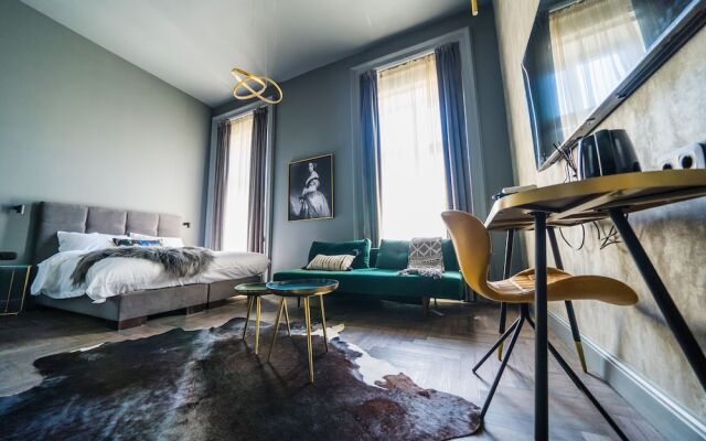 Leo Panzio Hotel