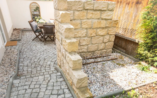 Neu - Privatsphäre im Kutscherhaus der Villa Golding