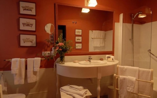 Caserío de Lobones