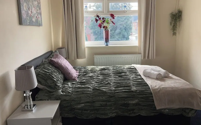 Cozy 2 Bedhouse 20mins From Manchester City Centre