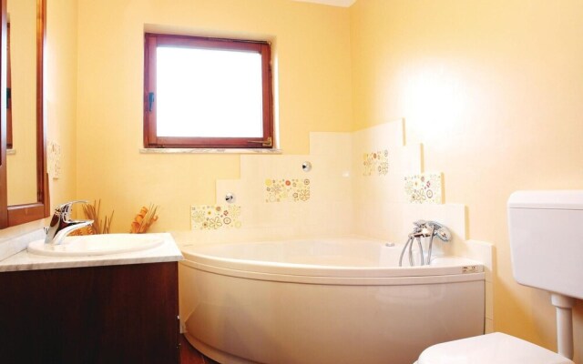 Amazing Home in Kapelica With Wifi and 5 Bedrooms