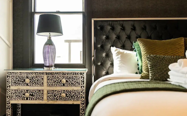Broadway Getaway-rooftop Patio-mins to The Gulch
