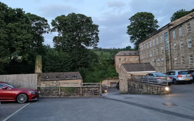 2 Bed Woodland Retreat - Garden & Free Parking