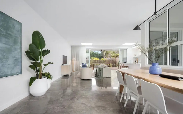 Rubus Residences, Berry - by Linnaeus Collection