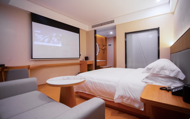 Lili Orange Light Luxury Hotel