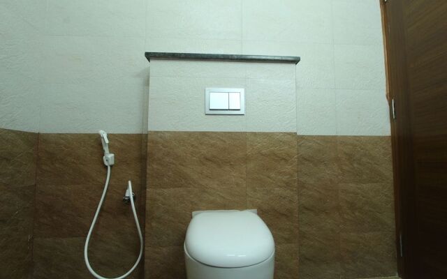 Oyo 26193 Hotel Maple Suites