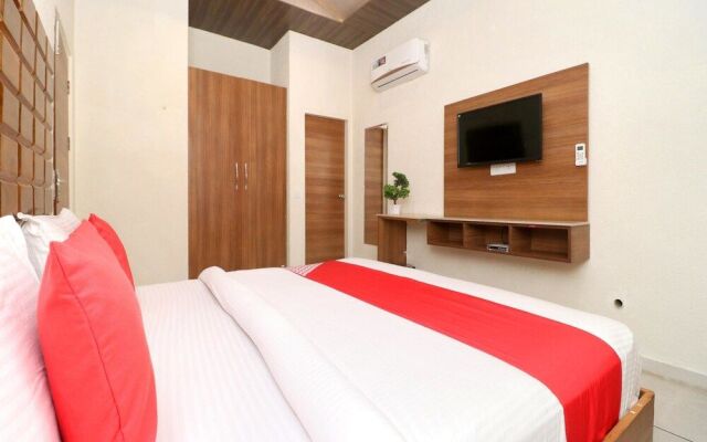 OYO 28142 Hotel Sharrytel