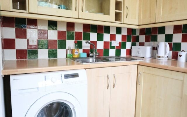 2 Bedroom Flat Near Angel