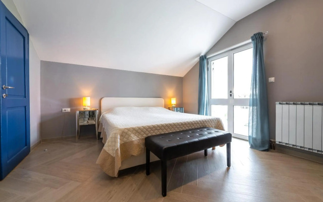 Villa Piano - Four Bedroom Villa With Terrace and Swimming Pool