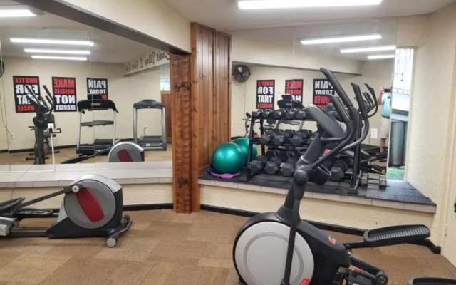 Mtn Chalet w Pool-hot Tub-gym-game Room-sauna