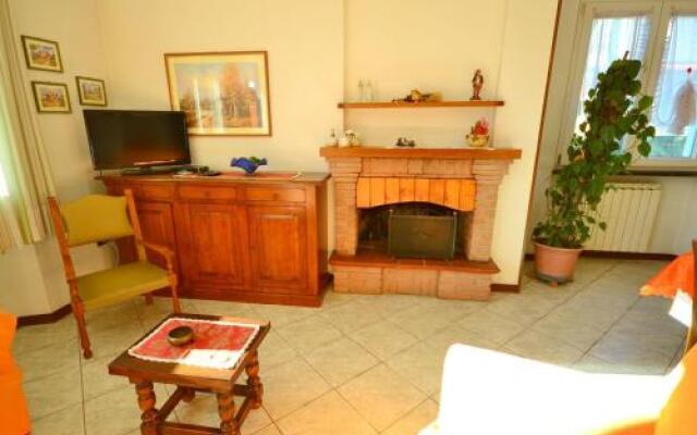 Luxurious Holiday Home in Montignoso with Garden